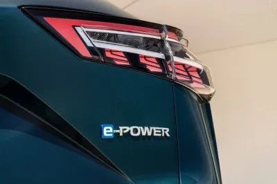 Longa viagem: Nissan roda quase 2.000 km com um tanque